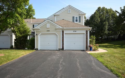 Tiny photo for 230 University Lane, Elk Grove Village, IL 60007 (MLS # 12702953)