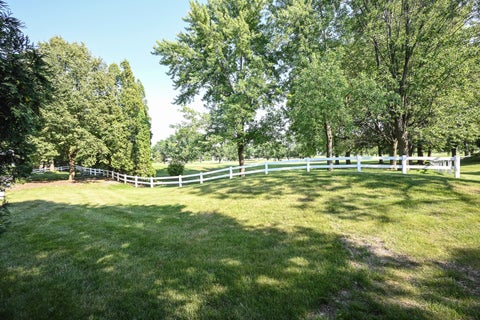 Tiny photo for 230 University Lane, Elk Grove Village, IL 60007 (MLS # 12702953)
