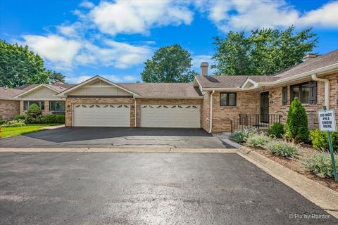 Tiny photo for 110 Villa Way #110, Bloomingdale, IL 60108 (MLS # 12699927)