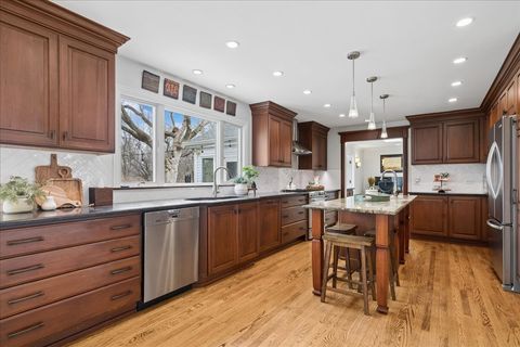 Tiny photo for 334 E Winchester Road, Libertyville, IL 60048 (MLS # 12589418)