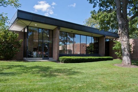 Tiny photo for 334 E Winchester Road, Libertyville, IL 60048 (MLS # 12589418)