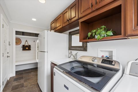 Tiny photo for 334 E Winchester Road, Libertyville, IL 60048 (MLS # 12589418)