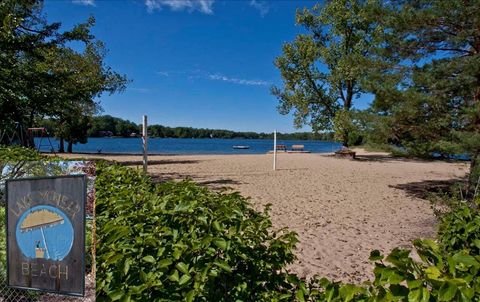 Tiny photo for 334 E Winchester Road, Libertyville, IL 60048 (MLS # 12589418)