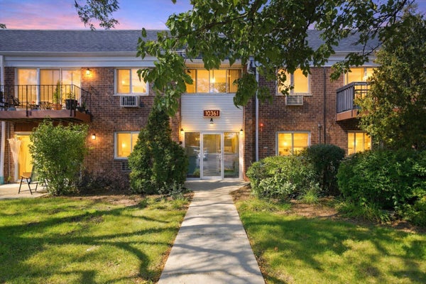 10361 DEARLOVE RD APT 2C, GLENVIEW, IL 60025 - Image 8be3b1fece1cf18028841b314cab0cd5/372326067