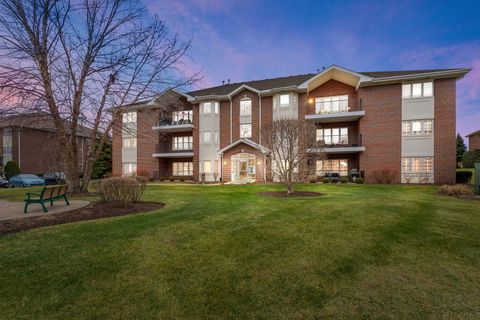 Photo of 13128 Timber Trail #302, Palos Heights, IL 60463 (MLS # 12523368)