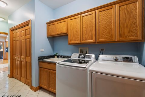 Tiny photo for 760 E Woodland Avenue, Addison, IL 60101 (MLS # 12480017)