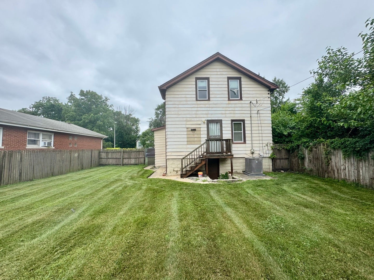 433 Hirsch Avenue