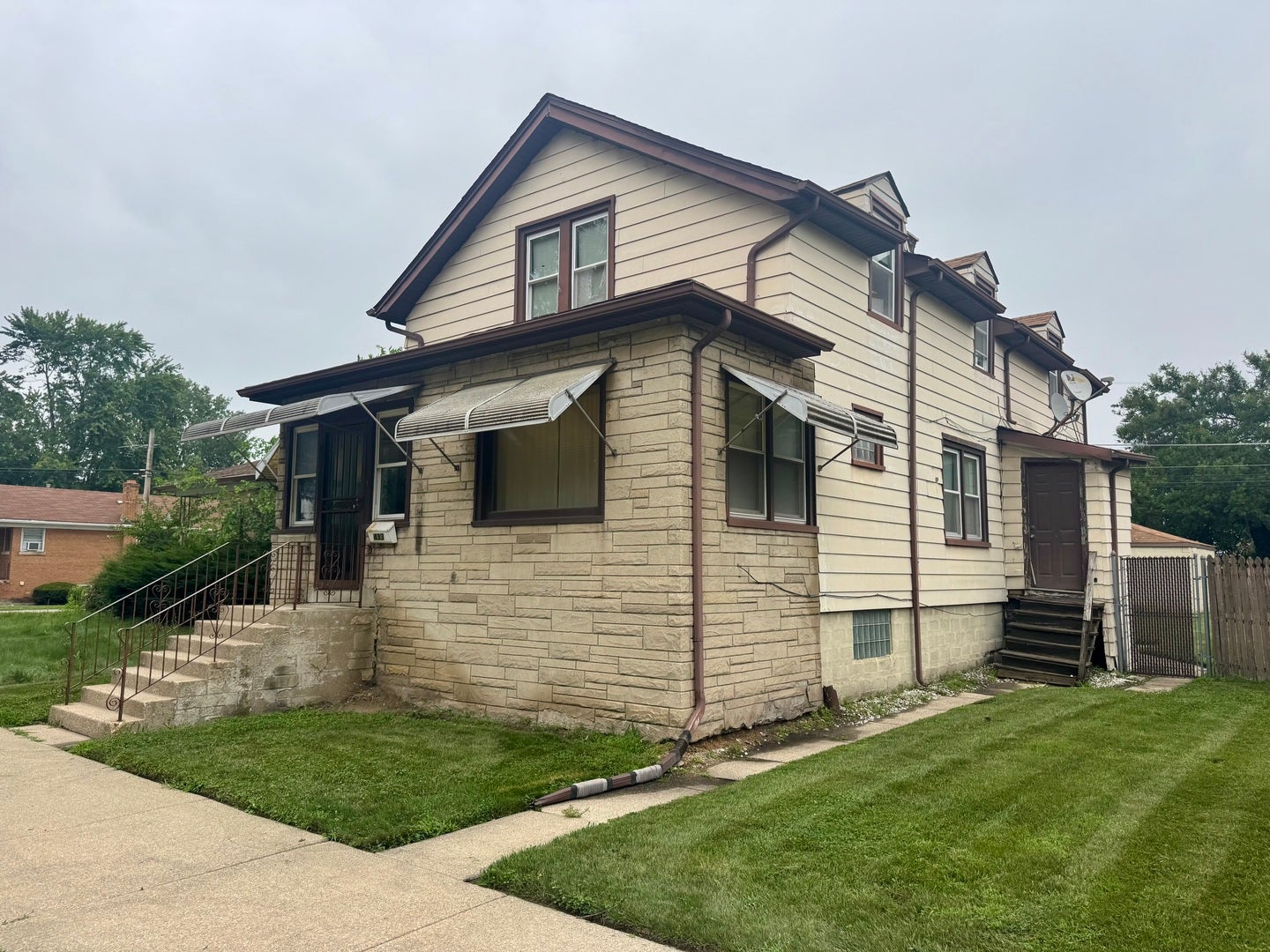 433 Hirsch Avenue