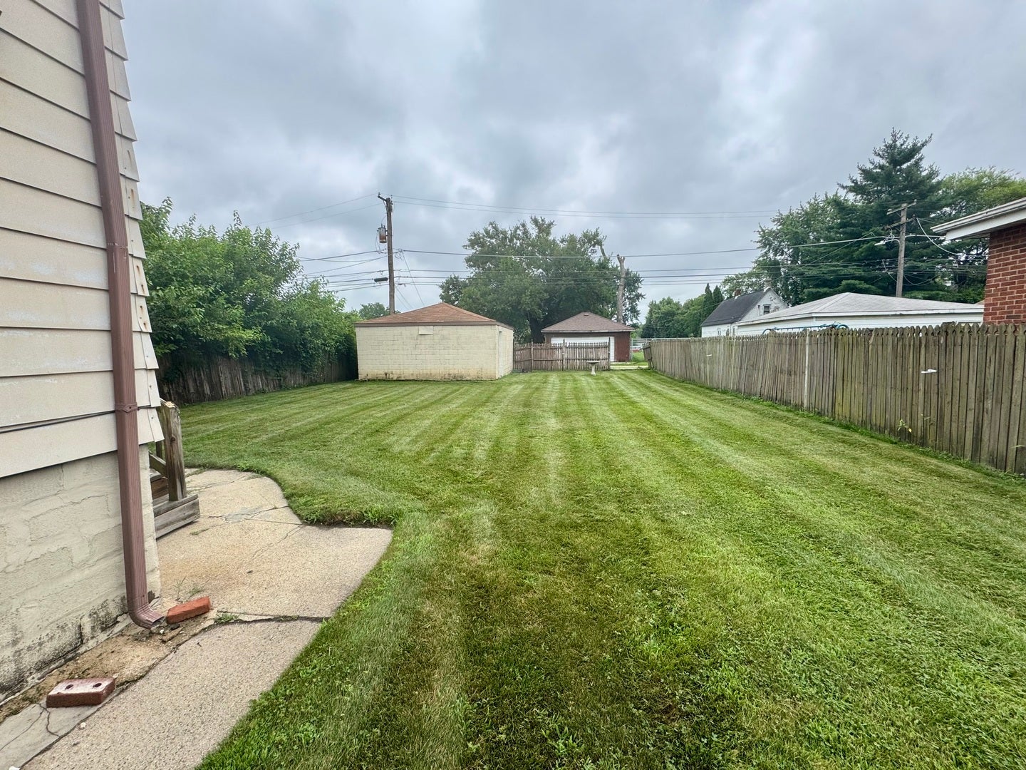 433 Hirsch Avenue