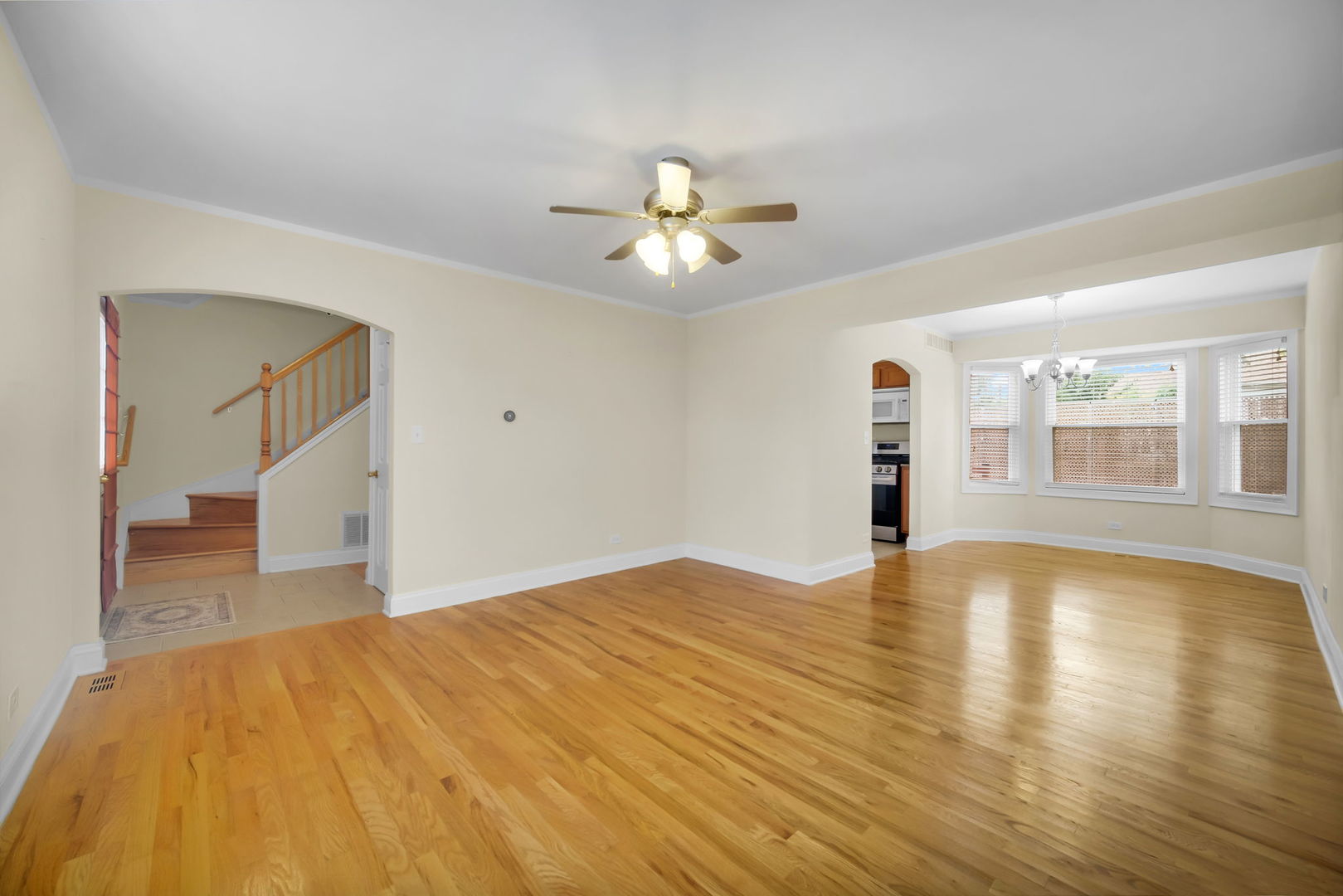 2575 Prairieview Lane N