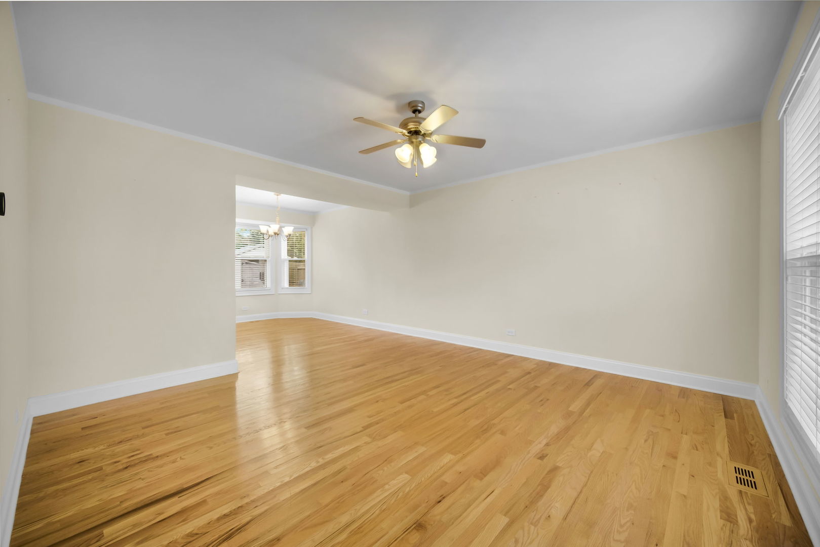 2575 Prairieview Lane N