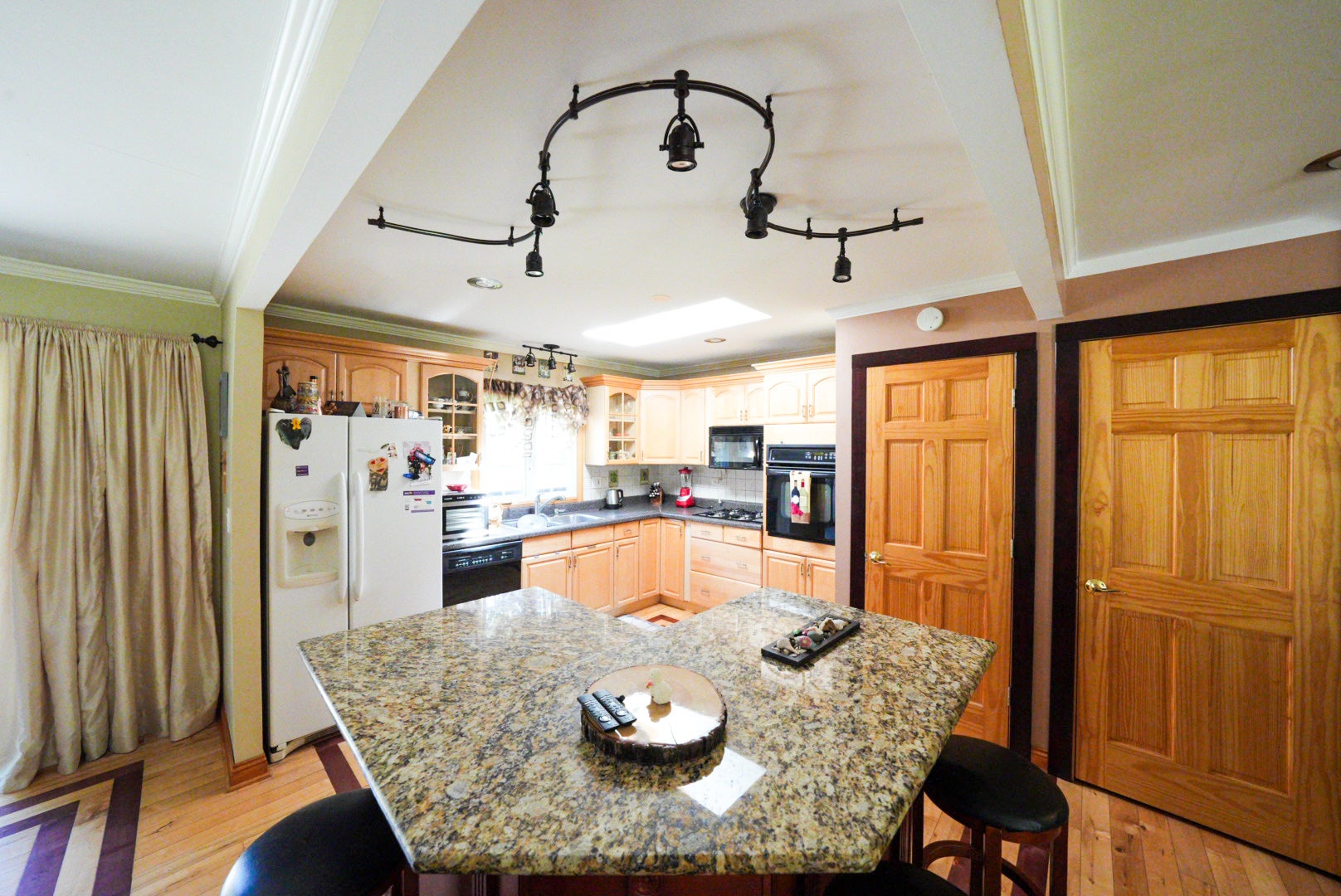 1534 Sequoia Lane