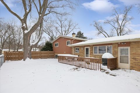 Tiny photo for 408 Buckingham Drive, Crystal Lake, IL 60014 (MLS # 12524613)