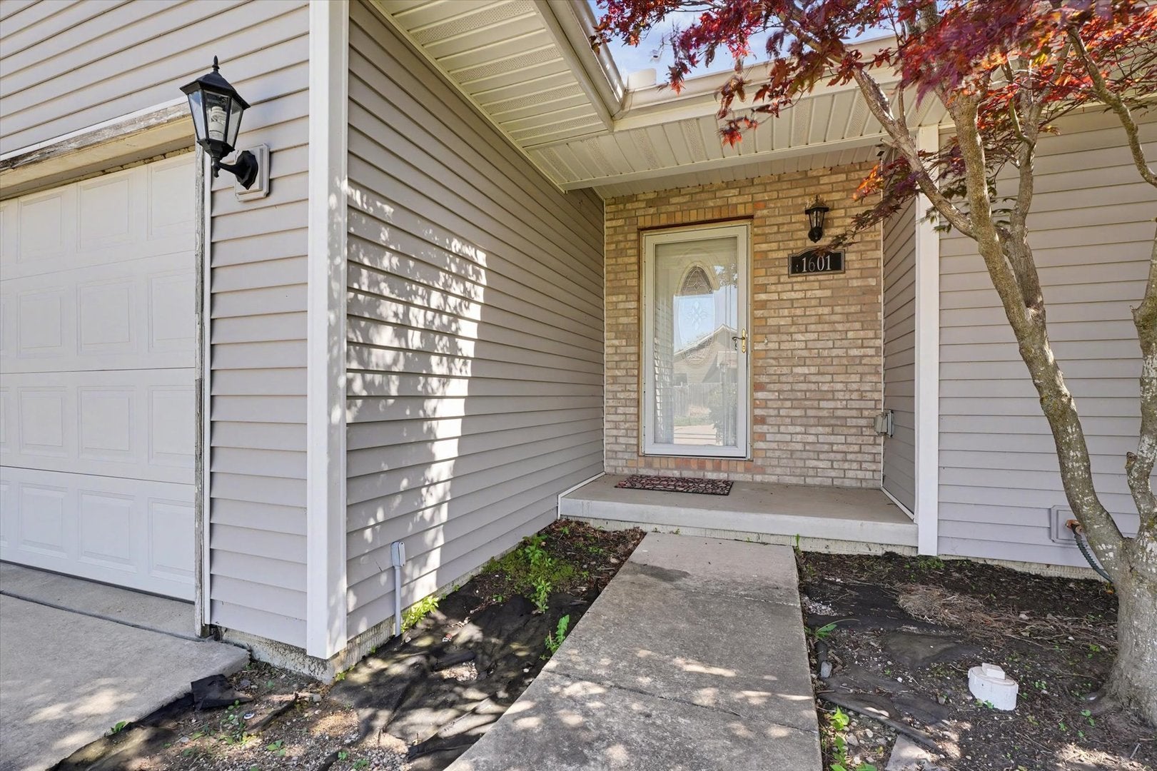 1601 E Lexington Drive