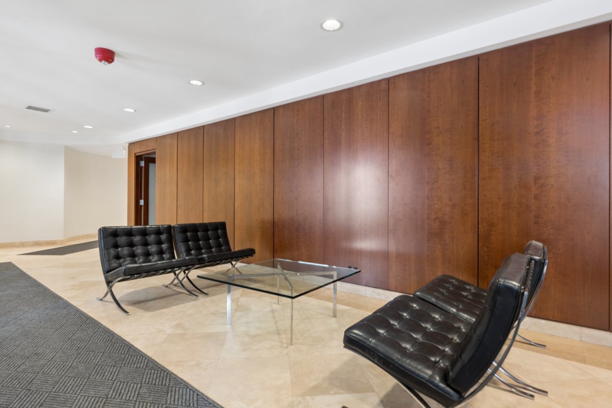 1221 N Dearborn Street 602S