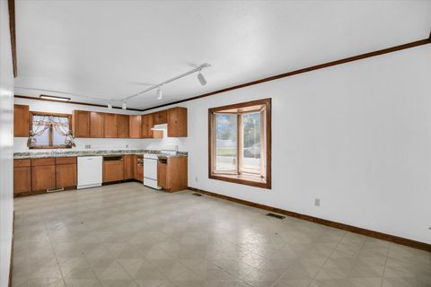 Tiny photo for 324 W 6th Street, Gibson City, IL 60936 (MLS # 12316230)