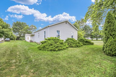 Tiny photo for 324 W 6th Street, Gibson City, IL 60936 (MLS # 12316230)