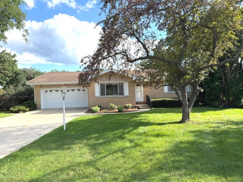 2323 Carriage Lane, Lindenhurst, IL 60046 - #: 12748542