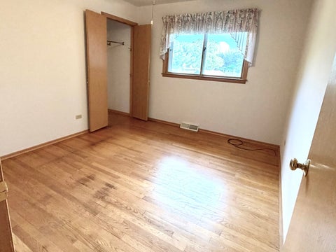 Tiny photo for 2323 Carriage Lane, Lindenhurst, IL 60046 (MLS # 12748542)