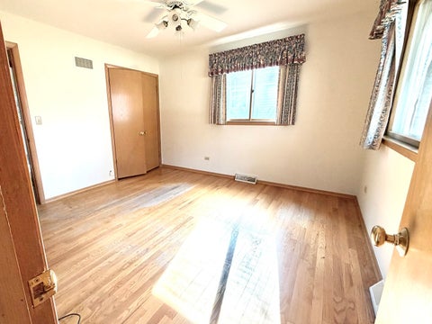 Tiny photo for 2323 Carriage Lane, Lindenhurst, IL 60046 (MLS # 12748542)