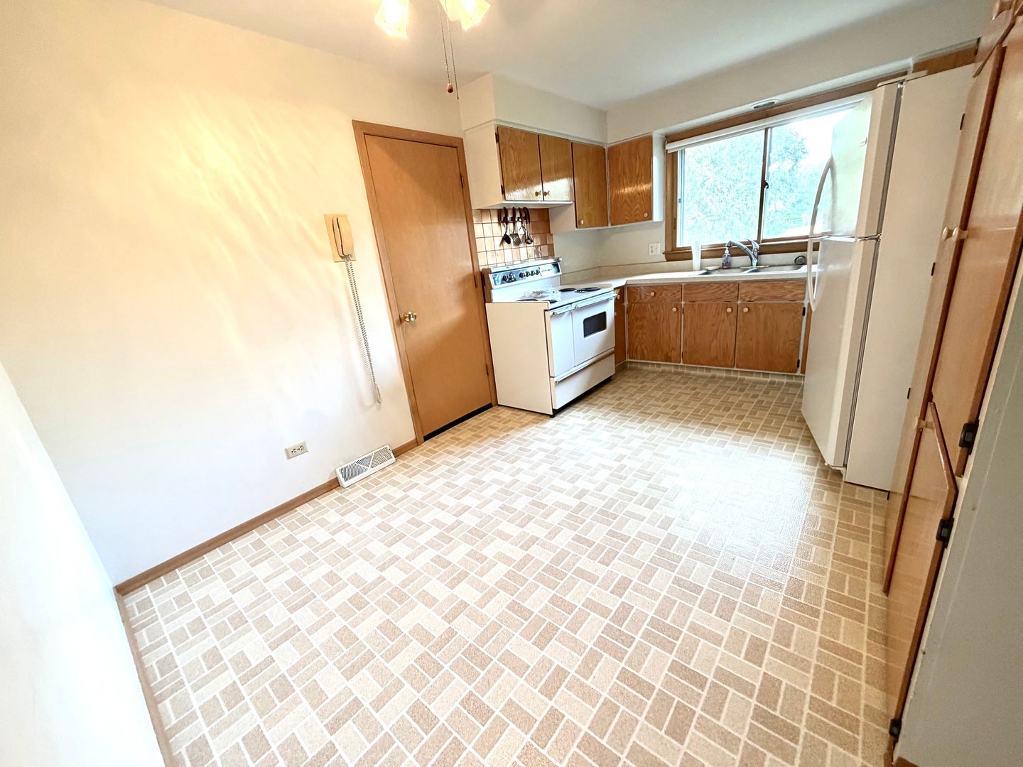 2323 Carriage Lane