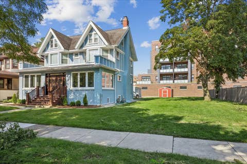 Tiny photo for 511 S Elmwood Avenue, Oak Park, IL 60304 (MLS # 12720853)