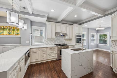 Tiny photo for 511 S Elmwood Avenue, Oak Park, IL 60304 (MLS # 12720853)