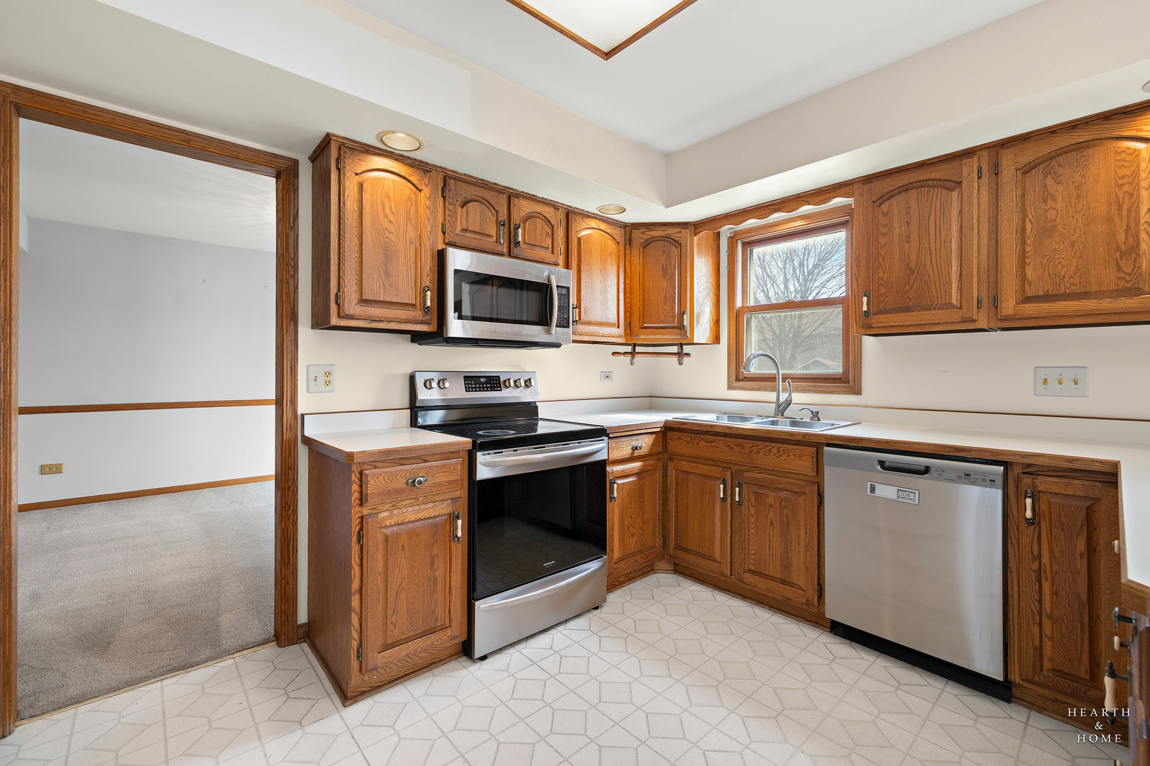2176 Jordan Lane