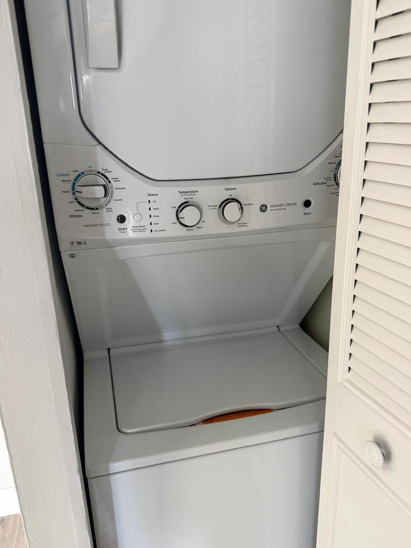 Aurora, Illinois 60504, United States, 2 Bedrooms Bedrooms, ,2 BathroomsBathrooms,Residential,Active,224931