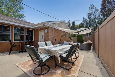 Tiny photo for 6340 N Indian Road, Chicago, IL 60646 (MLS # 12639731)