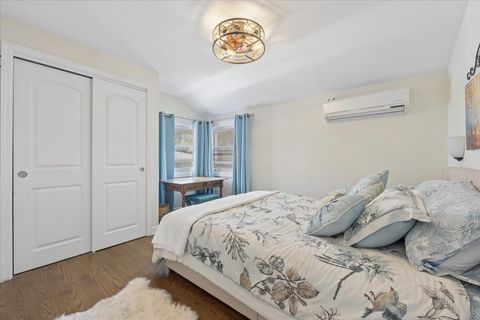 Tiny photo for 6340 N Indian Road, Chicago, IL 60646 (MLS # 12639731)