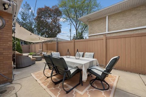Tiny photo for 6340 N Indian Road, Chicago, IL 60646 (MLS # 12639731)