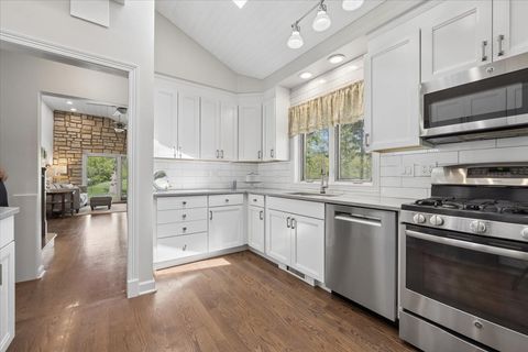 Tiny photo for 6340 N Indian Road, Chicago, IL 60646 (MLS # 12639731)