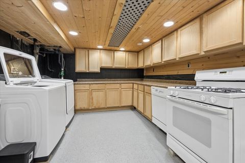 Tiny photo for 6340 N Indian Road, Chicago, IL 60646 (MLS # 12639731)