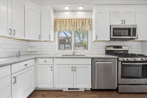 Tiny photo for 6340 N Indian Road, Chicago, IL 60646 (MLS # 12639731)
