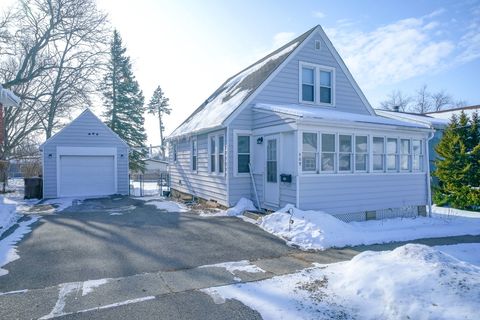 Photo of 409 W Lincoln Street, Mount Morris, IL 61054 (MLS # 12533055)