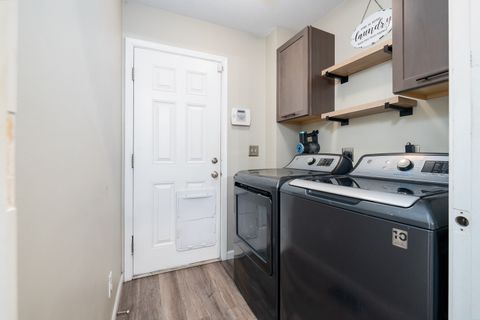 Tiny photo for 3 Kylemore Road, Bloomington, IL 61704 (MLS # 12471980)