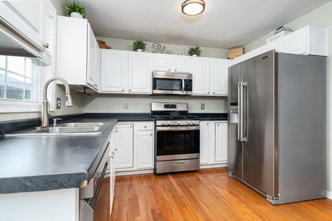 Tiny photo for 3 Kylemore Road, Bloomington, IL 61704 (MLS # 12471980)