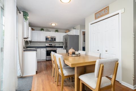 Tiny photo for 3 Kylemore Road, Bloomington, IL 61704 (MLS # 12471980)