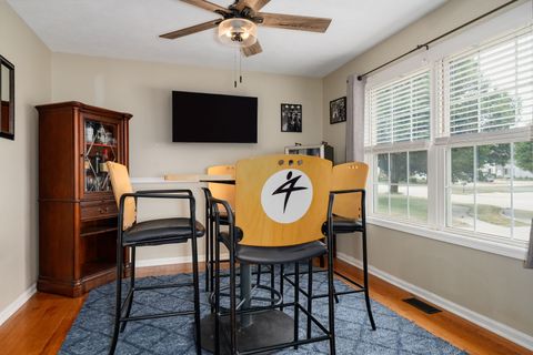 Tiny photo for 3 Kylemore Road, Bloomington, IL 61704 (MLS # 12471980)