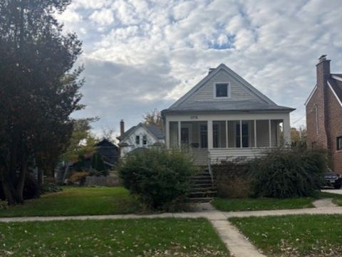 Tiny photo for 2716 Ewing Avenue, Evanston, IL 60201 (MLS # 12570345)