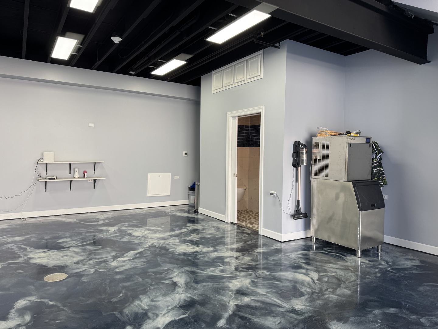 2244 Ferry Road J103