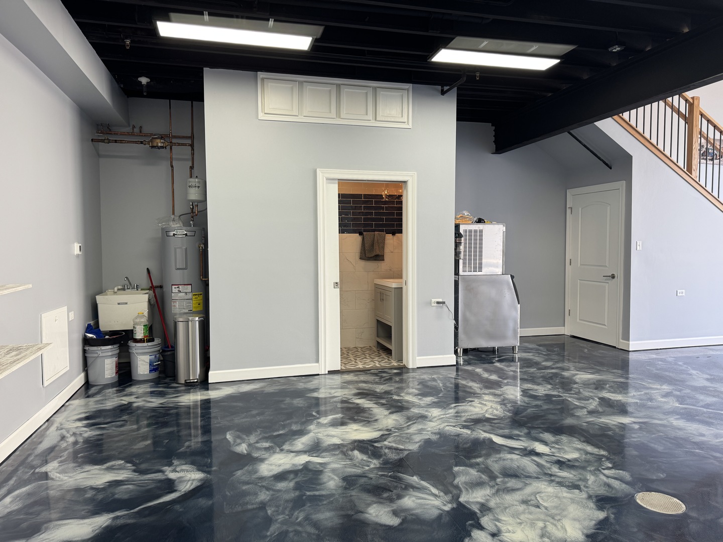 2244 Ferry Road J103