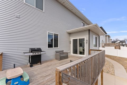 Tiny photo for 3717 N BIRCHWOOD Avenue, Davenport, IA 52806 (MLS # 12634304)