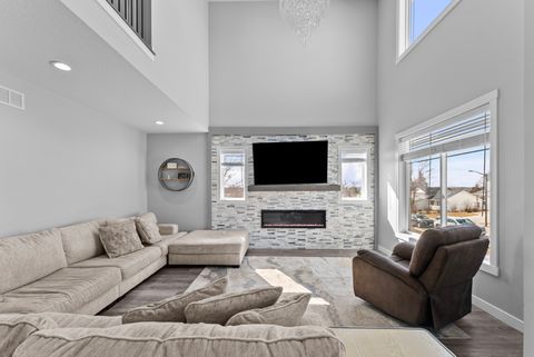 Tiny photo for 3717 N BIRCHWOOD Avenue, Davenport, IA 52806 (MLS # 12634304)