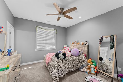 Tiny photo for 3717 N BIRCHWOOD Avenue, Davenport, IA 52806 (MLS # 12634304)