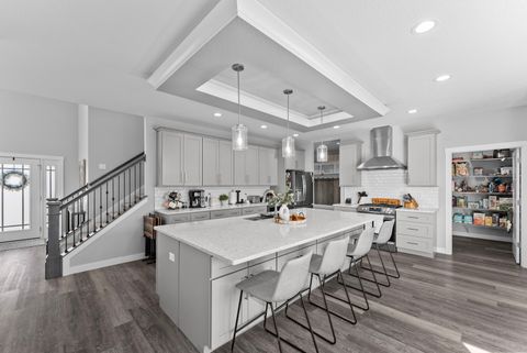 Tiny photo for 3717 N BIRCHWOOD Avenue, Davenport, IA 52806 (MLS # 12634304)