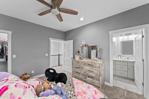 Tiny photo for 3717 N BIRCHWOOD Avenue, Davenport, IA 52806 (MLS # 12634304)