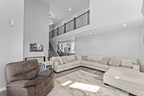 Tiny photo for 3717 N BIRCHWOOD Avenue, Davenport, IA 52806 (MLS # 12634304)