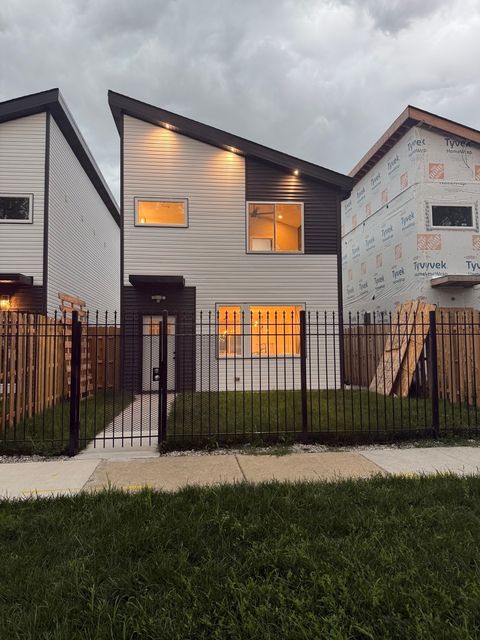Photo of 306 N Lockwood Avenue, Chicago, IL 60644 (MLS # 12487745)